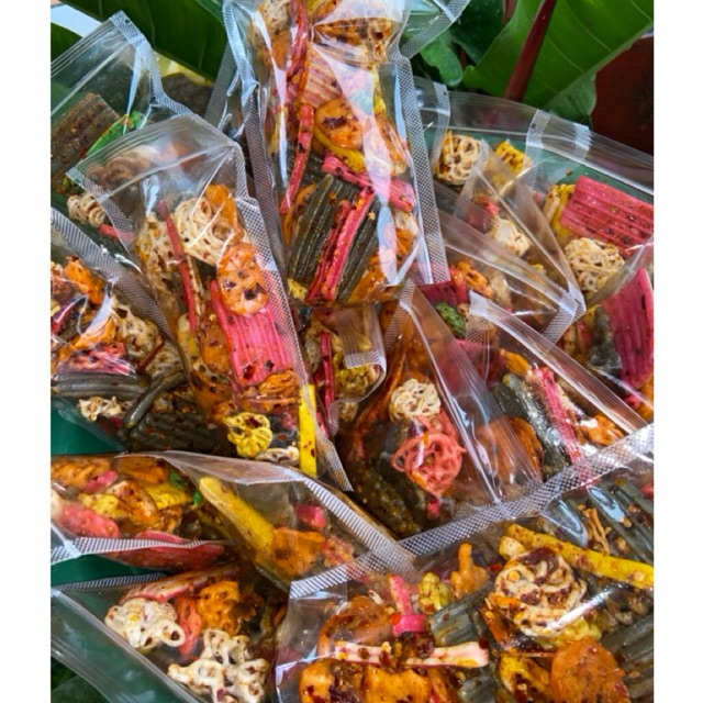 

SEBLAK KERING MIX, PEDAS,GURIH,KRIUK RASA DAUN JERUK