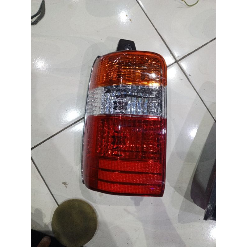 lampu belakang kijang lgx/Evi  2001-2004. stoplamp kijang EVI LGX 2001-2004
