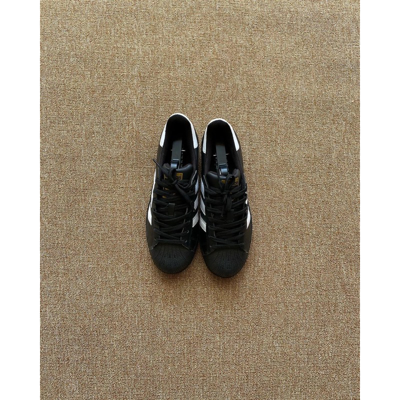 adidas superstar black
