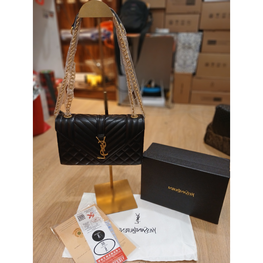 Tas wanita YSL envelope grain de poudre gold hardware