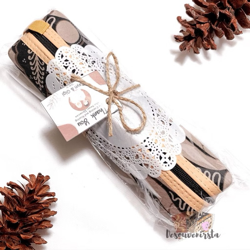 

PAKET HEMAT ISI 100 PCS KHUSUS CARGO TEMPAT PENSIL BATIK UK 19X7 FREE KARTU UCAPAN REQUEST