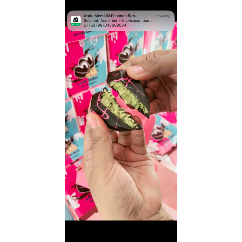

Coklat Love Dubai Pistachio Kunafa 50g Yayang Dessert