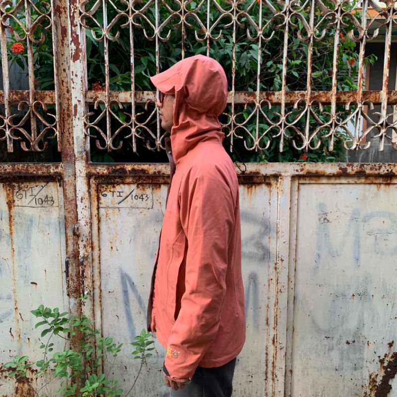 jaket gropcore Mountain hard wear