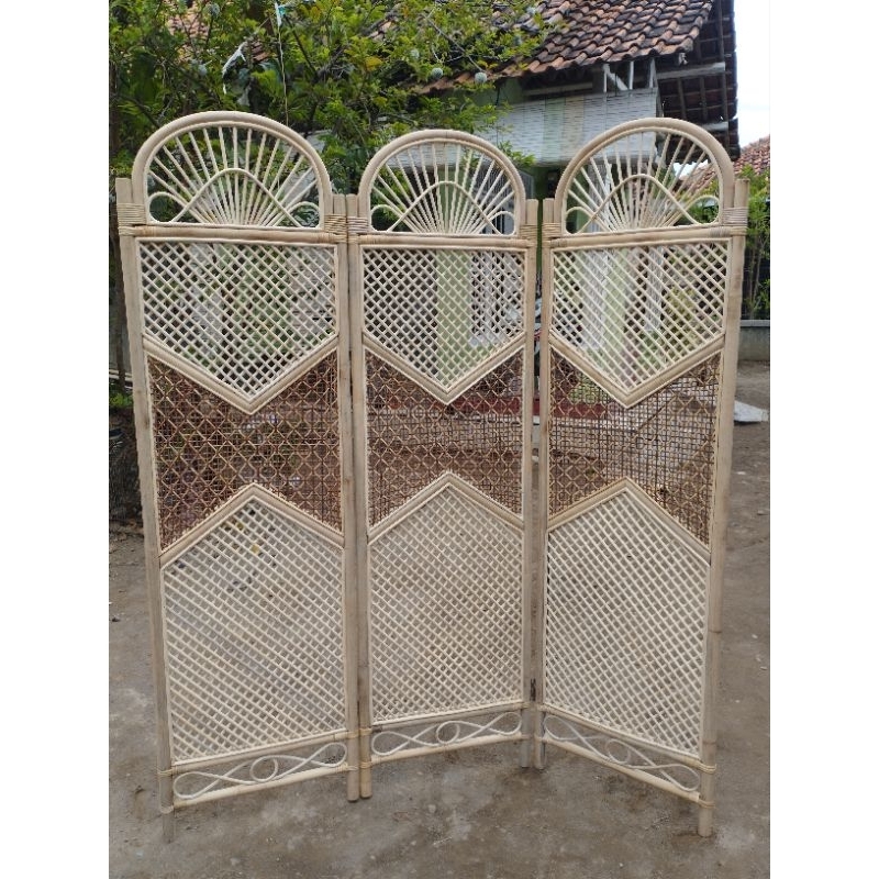 pembatas ruangan/penyekat ruangan/sketsel rotan