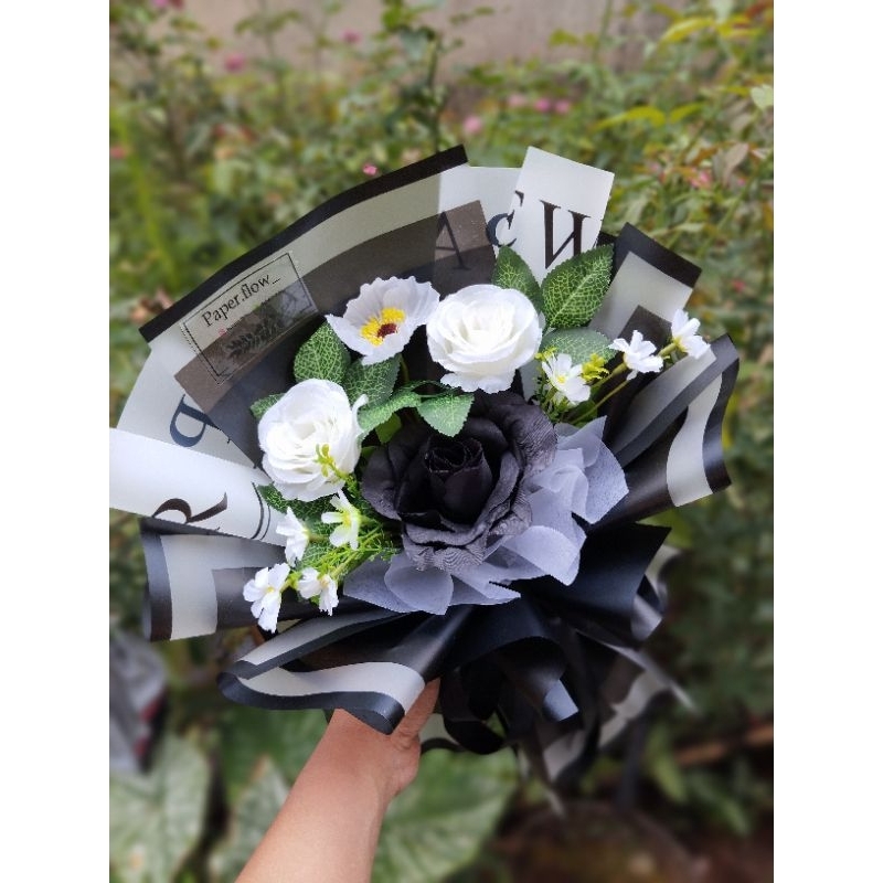 

Buket Bunga size M , bisa request warna kertas