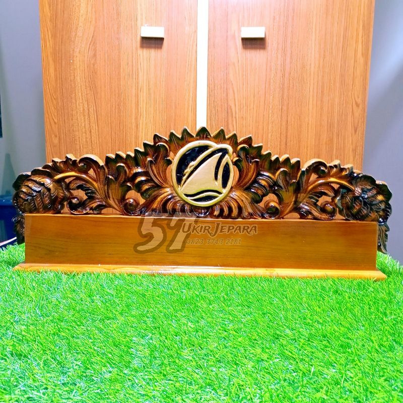 Papan Nama Ukiran - Papan Nama Meja pengusaha Bahan Kayu Jati