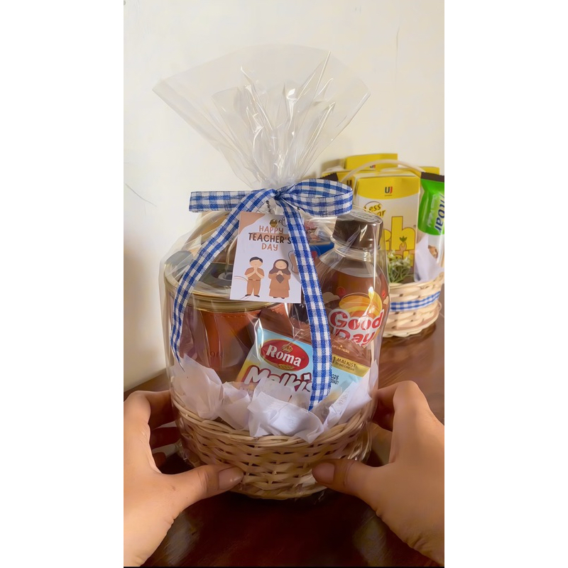 

HAMPERS SNACK WARNA WARNI