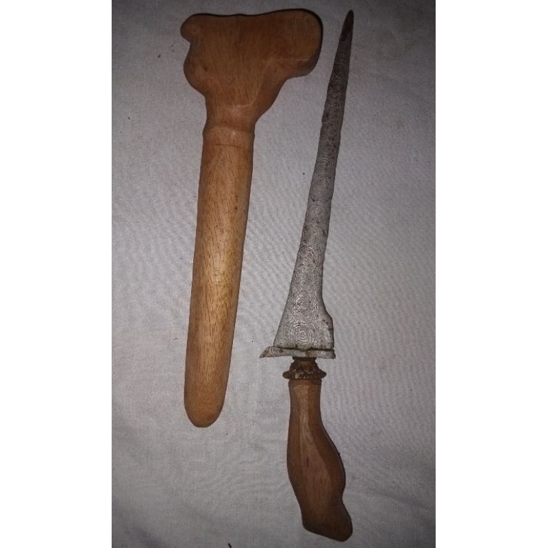 Keris Sepuh Pamor Melati Rinonce