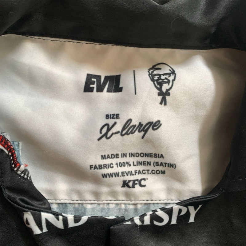 Kemeja Hawai Hawaian Shirt Evil Army X KFC Black Original size XL