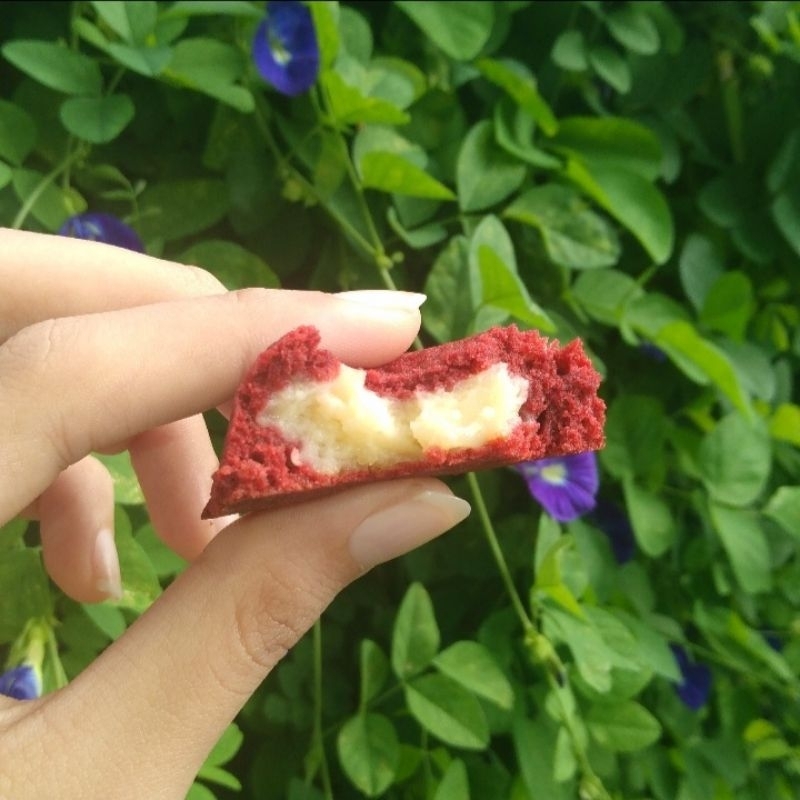 

cheezy red velvet soft cookie