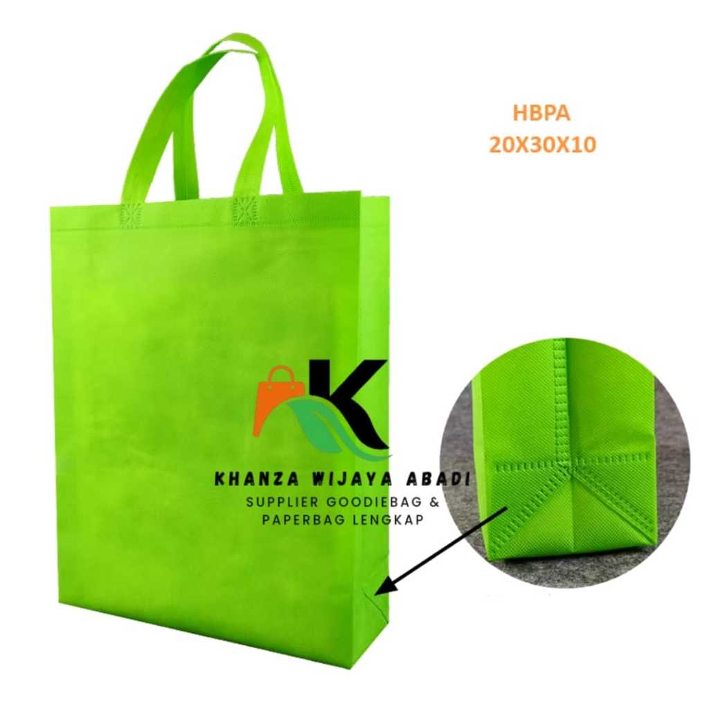 

Tote bag polos ukuran 20x25 / tas box HBPA ukuran 20x25 / souvenir / hampers / goodie bag / harga kodian
