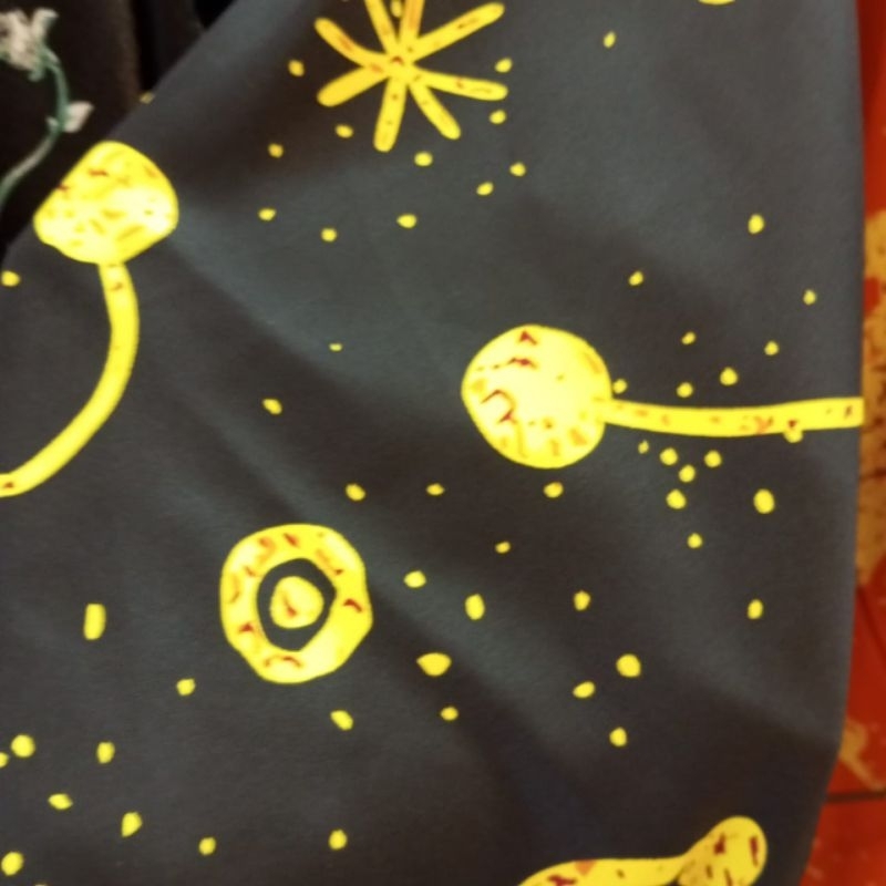 kain satin silk motif premium - kain satin silk motif - kain satin silk meteran - kain satin - ct