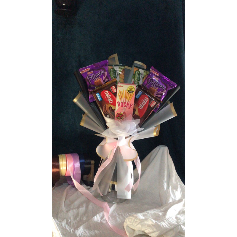 

Bouquet snacks siap kirim [free packing ] buket | kado | gift | wisuda | ulangtahun