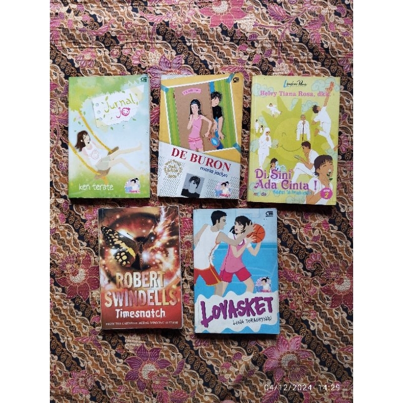 Variasi Buku Remaja; DI SINI ADA CINTA, TIMESNATCH, I WANNA BE YOUR, LOVASKET, SPELLING B, KOTAK MUS