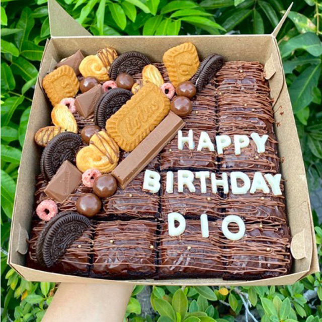 

Party Blast Choco 20x20 - crunchykitchen.id