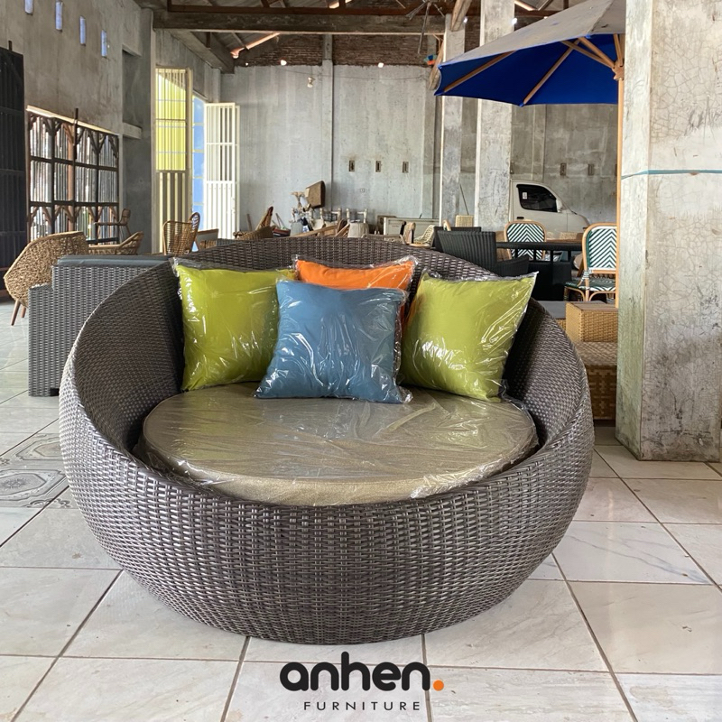 Daybed Rotan Sintetis Model Bulat / Sofa Bed Rotan Sintetis / Sofa Bed Outdoor by Anhen Furniture