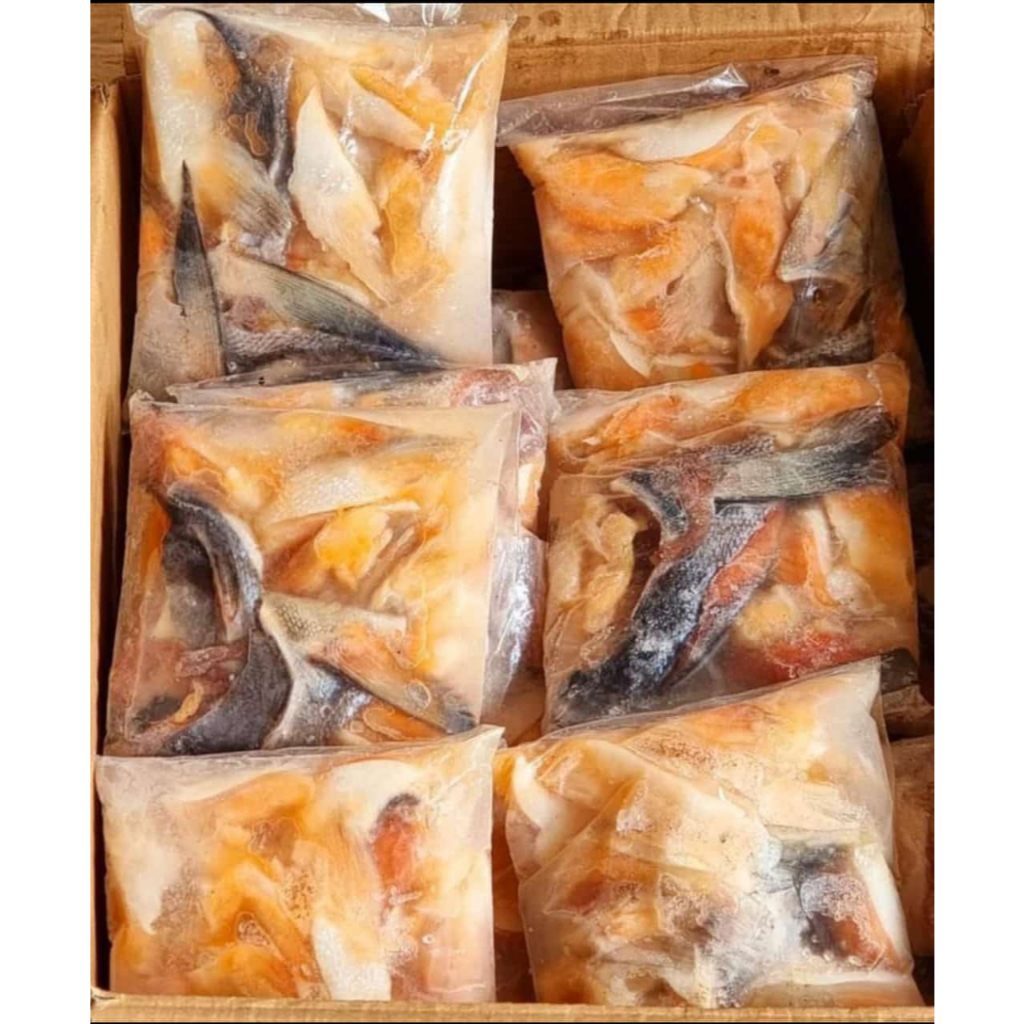 

TENGGOK IKAN SALMON FROZEN 500GR / TENGOK SALMON SEGAR 500GR / TETELAN IKAN 500GR