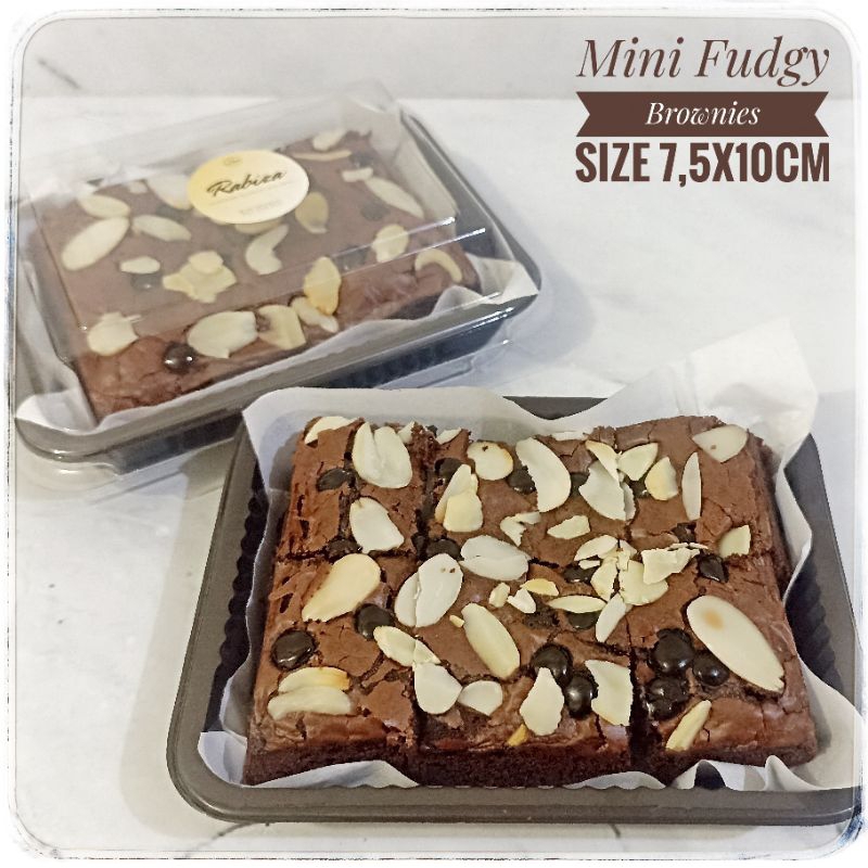 

Rabiza Mini Fudgy Brownies ukuran 10x7,5 cm / Brownies panggang Mini