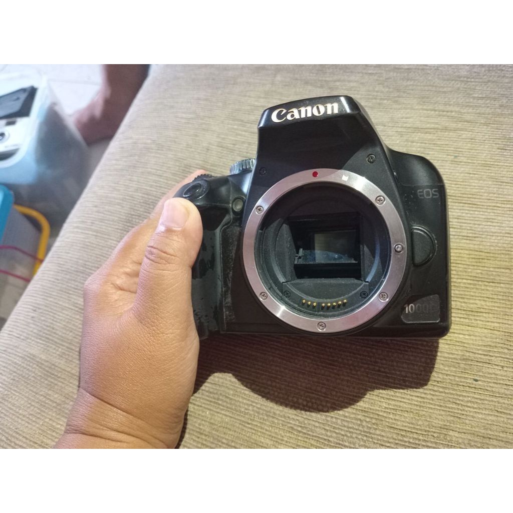 Bodi Kamera DSLR CANON EOS 1000D Bekas