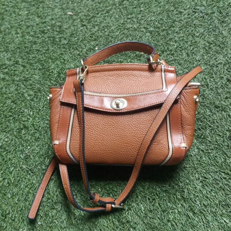 Preloved Tas Selempang Kulit Coklat