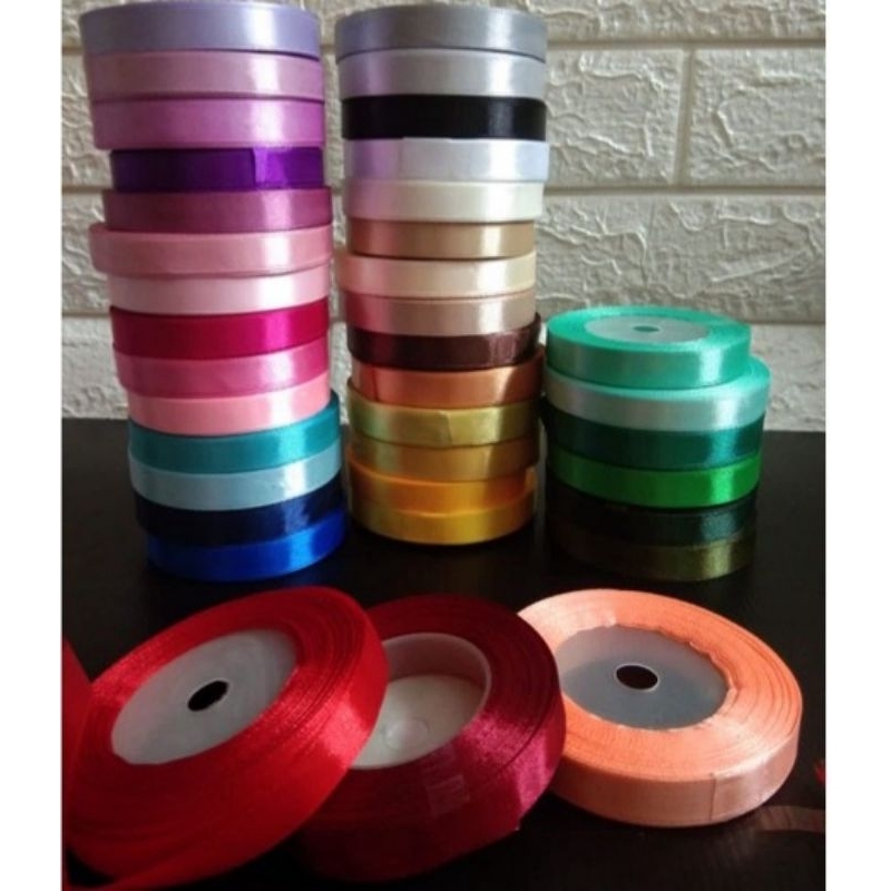 

Pita Satin Warna Warni Lebar 1/2 = 1,25 cm