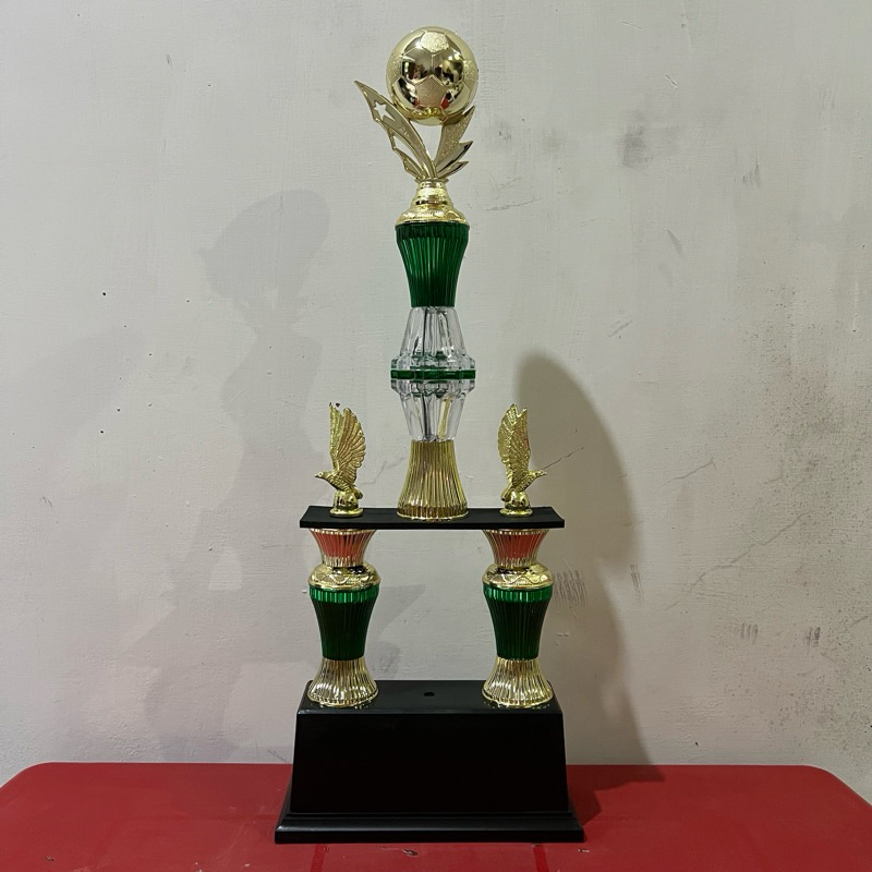 Trophy / Piala 2 Kaki Model Figure Bola