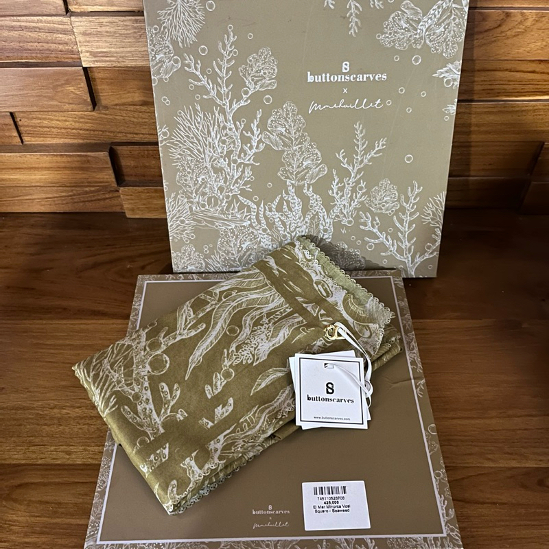 Buttonscarves ~ Elmar Seaweed