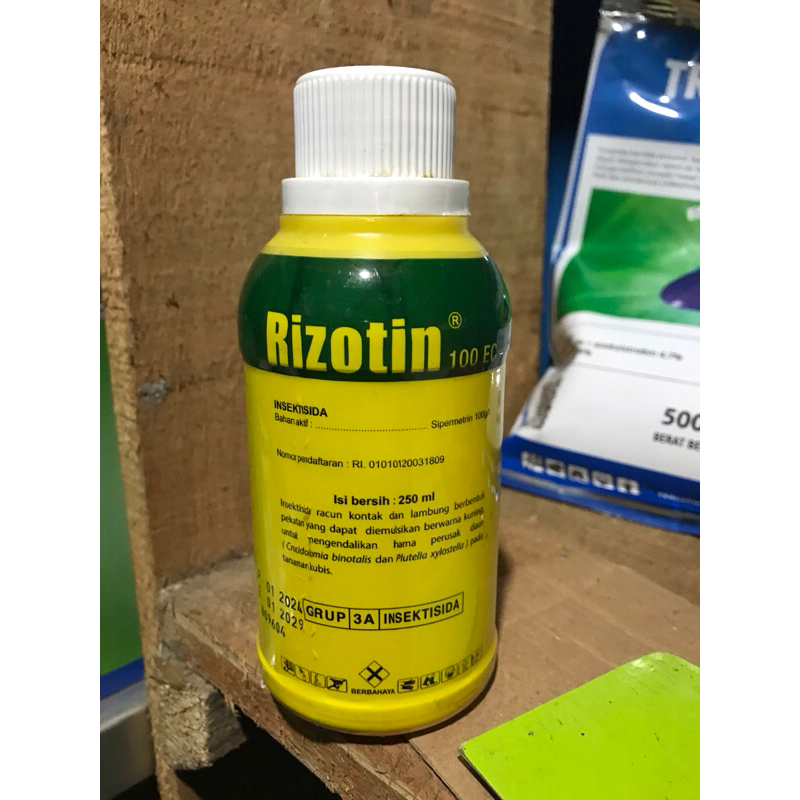 Rizotin Insektisida 250 ml