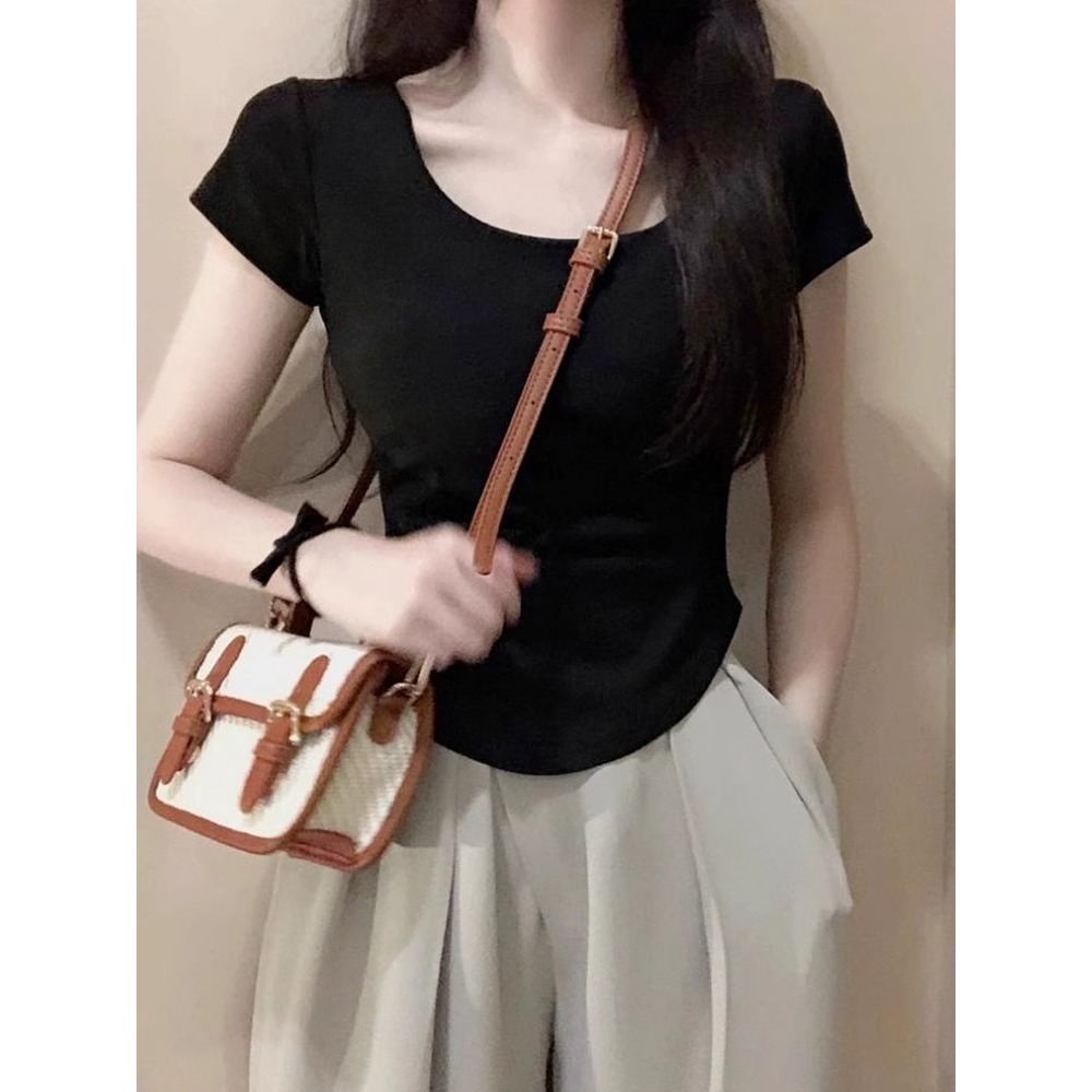 kekinian korean style Atasan crop top leher persegi hitam waita T-shirt ketat stretch lengan pendek 