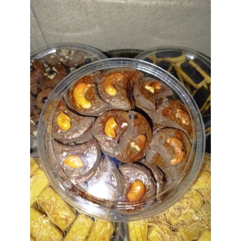 

(PAKET HEMAT 2 TOPLES) 500gr Kue Kering Coklat Mede Kue Homemade/Kue Cake/Cemilan Cookies