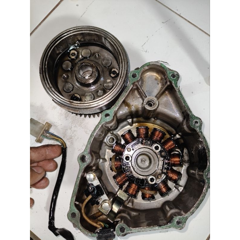 magnet spul set cbr 150cc karburator barang masih bagus ORI bawaan copotan motor asli