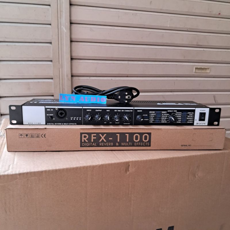 ZOOM RFX1100 MULTI EFFECT VOCAL REVERB DAN DELLAY RFX-1100
