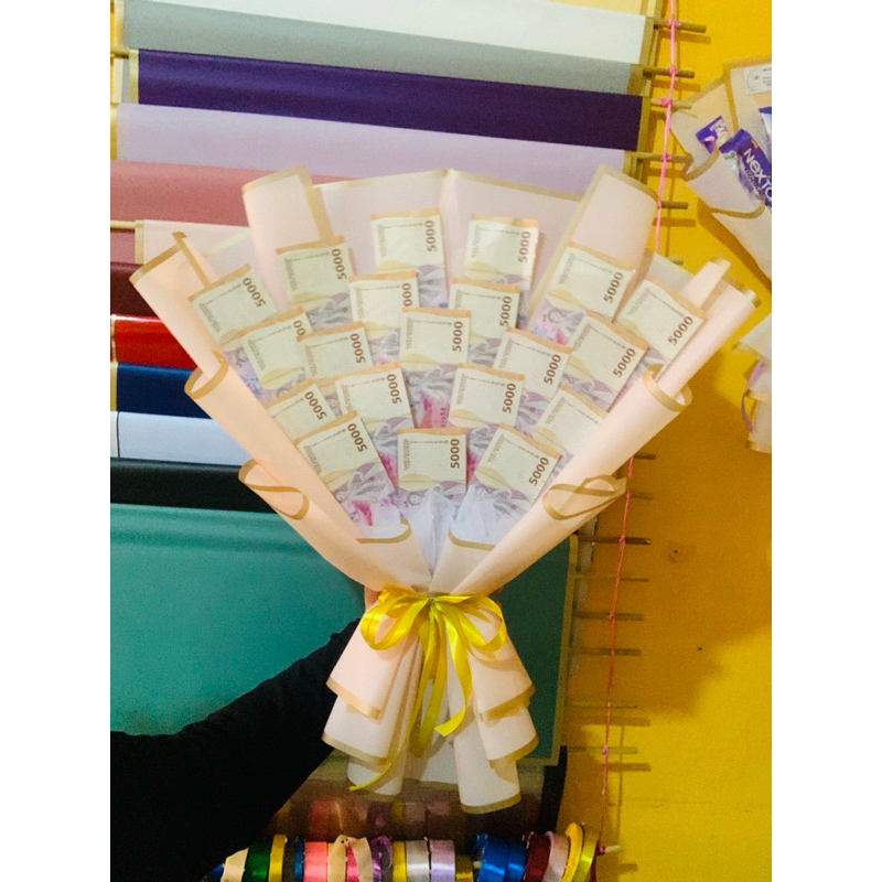 Buket uang  20slot jadi tinggal di isi sendiri uangnya ya  Cocok untuk hadiah  Ultah Aniversary hari