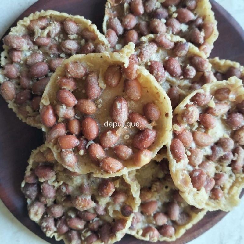 

Cemilan jadul peyek kacang khas Magelang renyah gurih full kacangnya