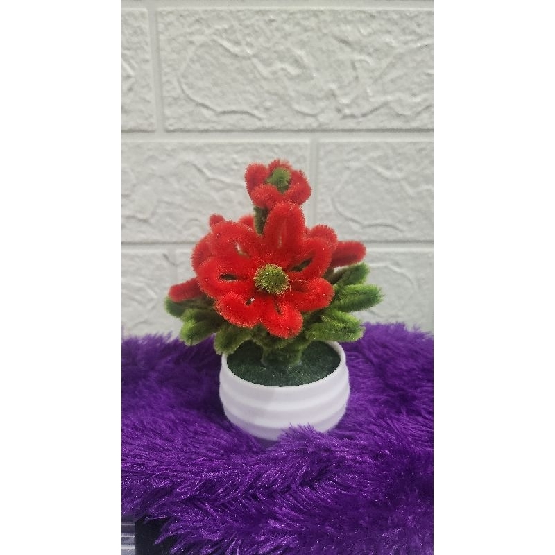 Hiasan Dashboard mobil dari kawat bulu