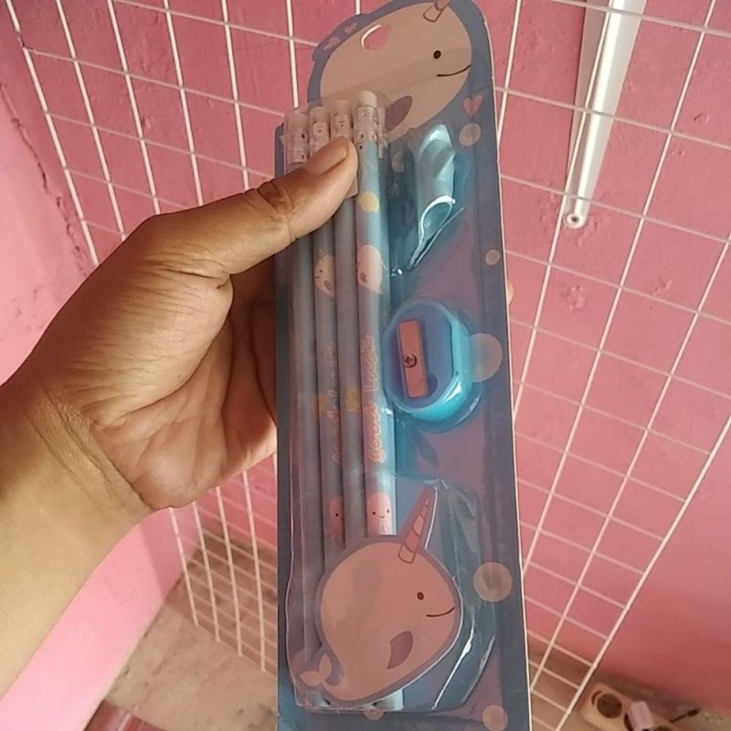 

pensil isi 8 biji