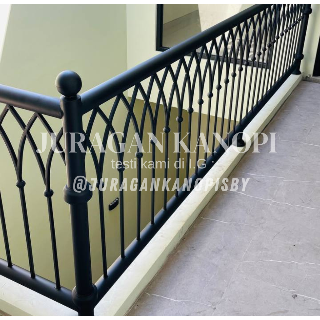 railing balkon besi / Balkon railing modern terpasang