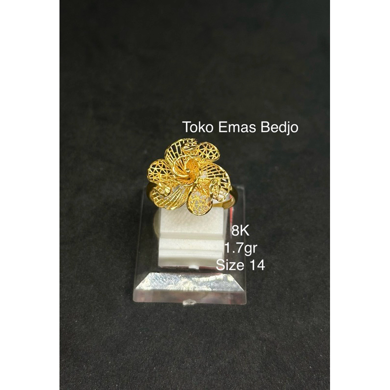 Cincin Emas Model Bunga