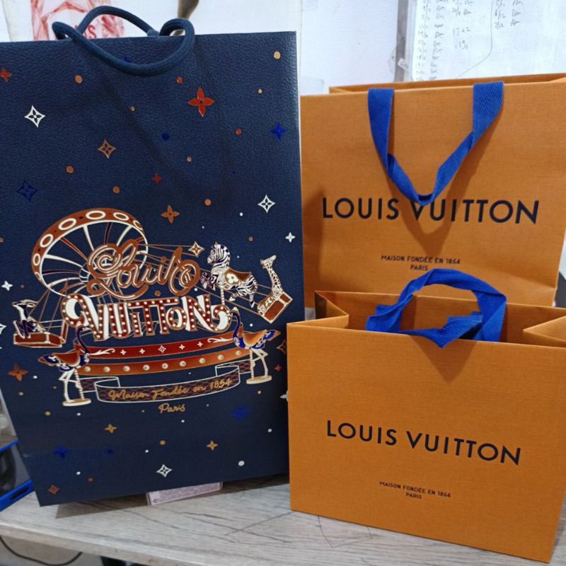 

Paper Bag LV Original ukuran L