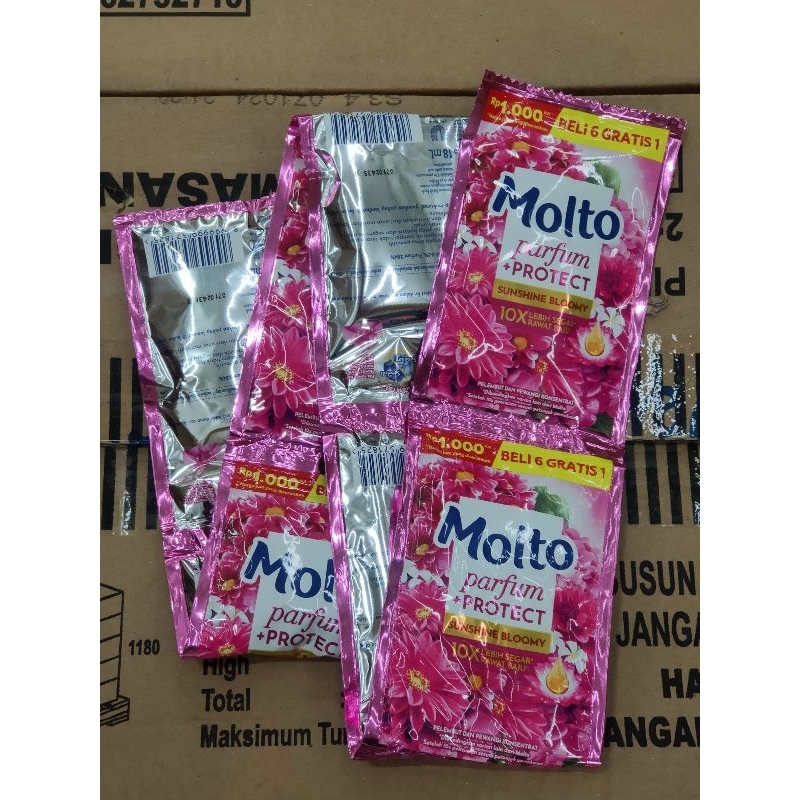 Molto Ultra Softener Konsentrat Pure Sachet (1 Renceng, dapat 7 Sachet)