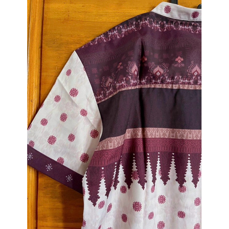 Preloved Benang Jarum x Dian Pelangi - Benang Pelangi Gending Men Short Sleeve Maroon / Baju Koko