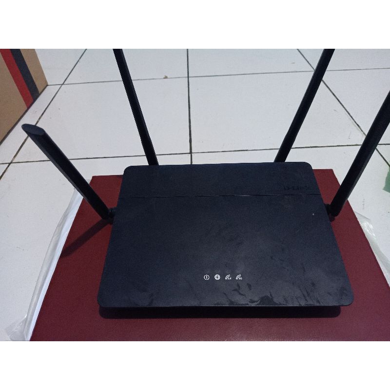 Router D-Link DIR-878