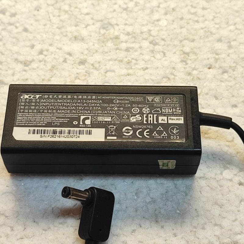 Adaptor ACER A13-045N2A  19VDC 2,37A Jack 5,5mm Lubang kecil