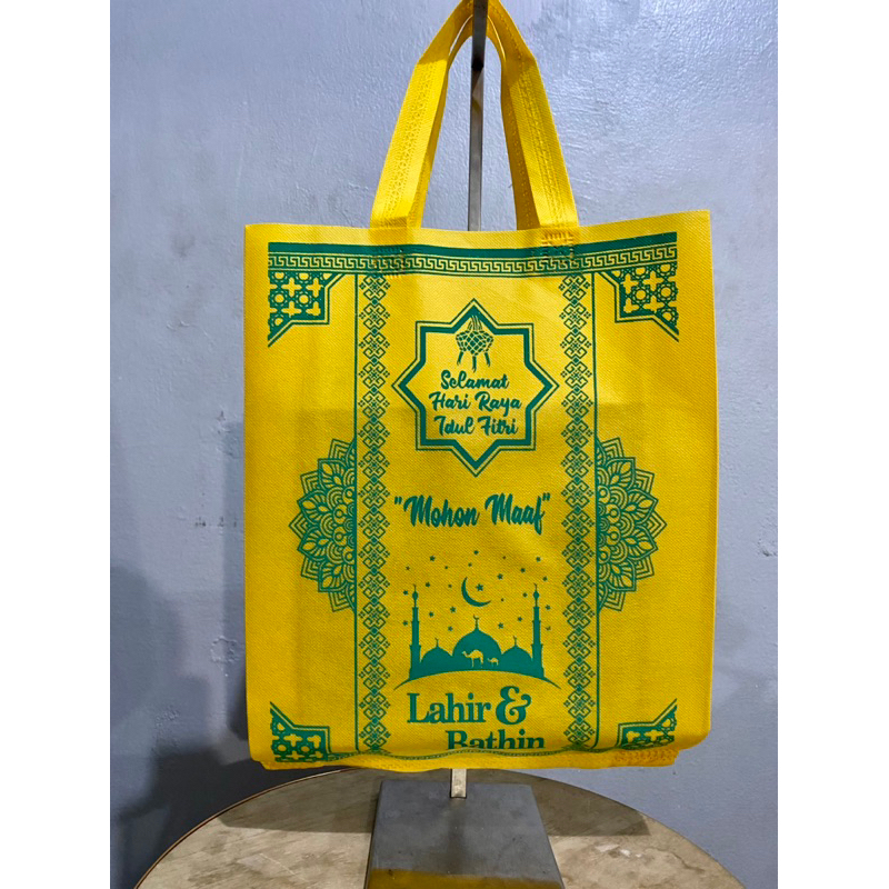 

TERMURAH!! (1 LUSIN = 12 PCS) READYSTOCK TERLARIS TAS PARCEL IDUL FITRI 30x40x8 CM / TAS LEBARAN / GOODIE BAG IDUL FITRI / TAS HAMPERS / TAS BELANJA / TAS SPUNBOND