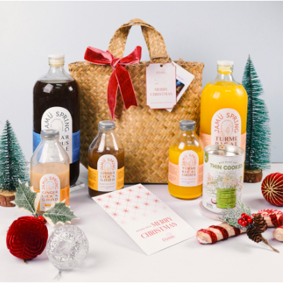 

Fountain's EOY Hamper #D : Jamu Spring Signature (Turmeric, Ginger) + Thin Cookies +Hand Woven Purun Bag