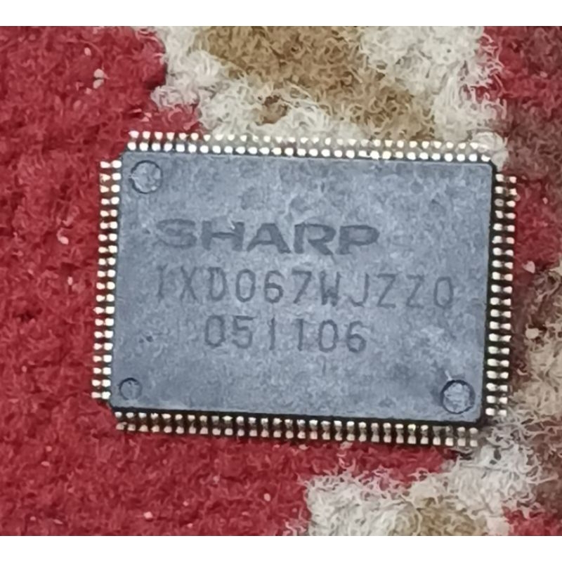 IC TEMPEL TV SHARP IXD067WJZZQ CABUTAN NORMAL