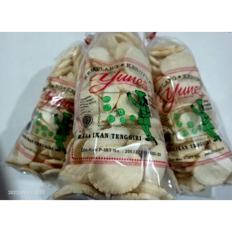 

Kerupuk ikan yunes
