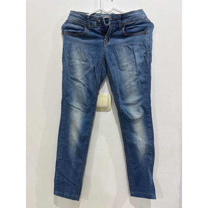 PRELOVED Celana Jeans Wanita Stradivarius