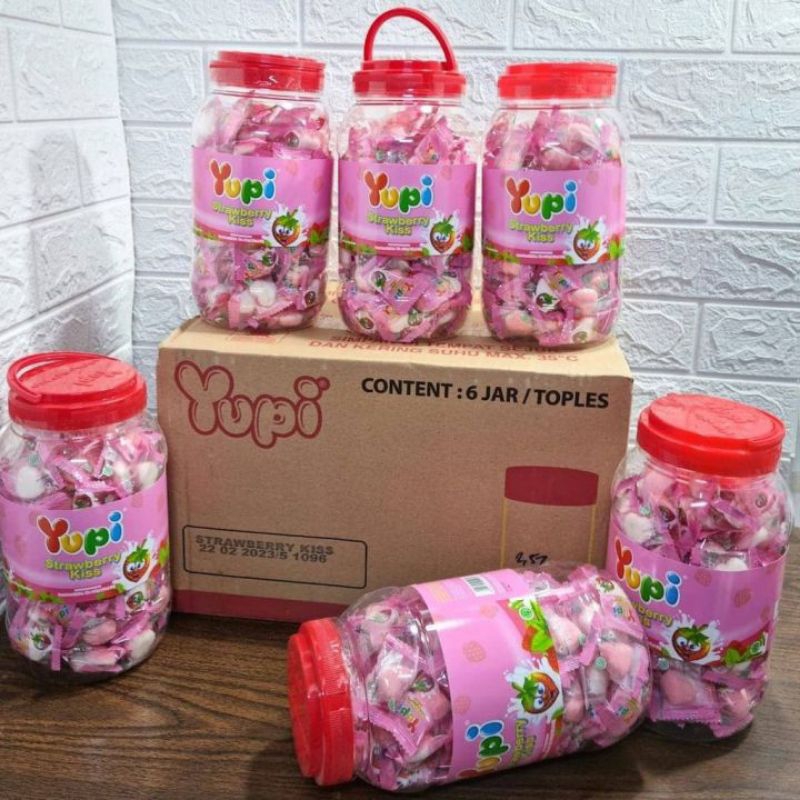 

Permen YUPI Strawberry Kiss 125pcs