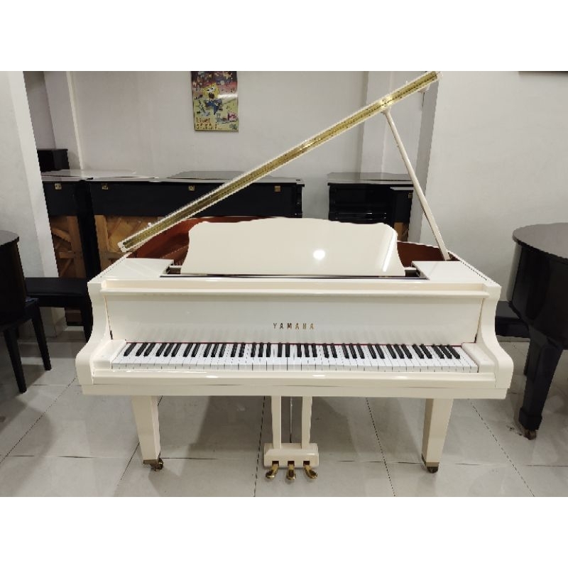 Baby Grand Piano Yamaha Gb1k Putih